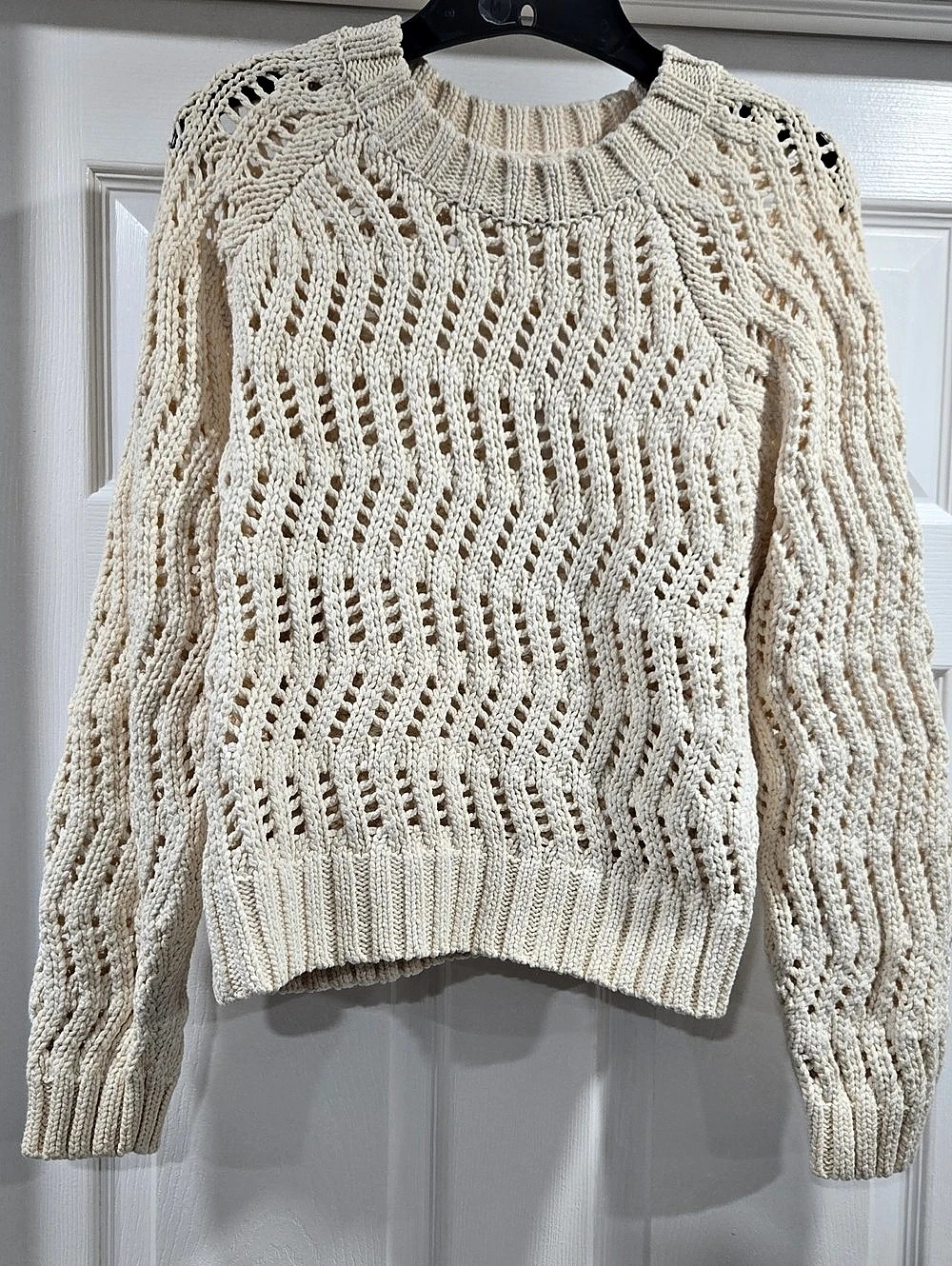 American Eagle Open-Knit Sweater in Cream Size Medium NWT